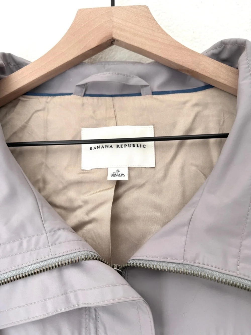 Vintage Banana Republic Light Gray 3/4 Sleeve Funnelneck Zip Raincoat - Small